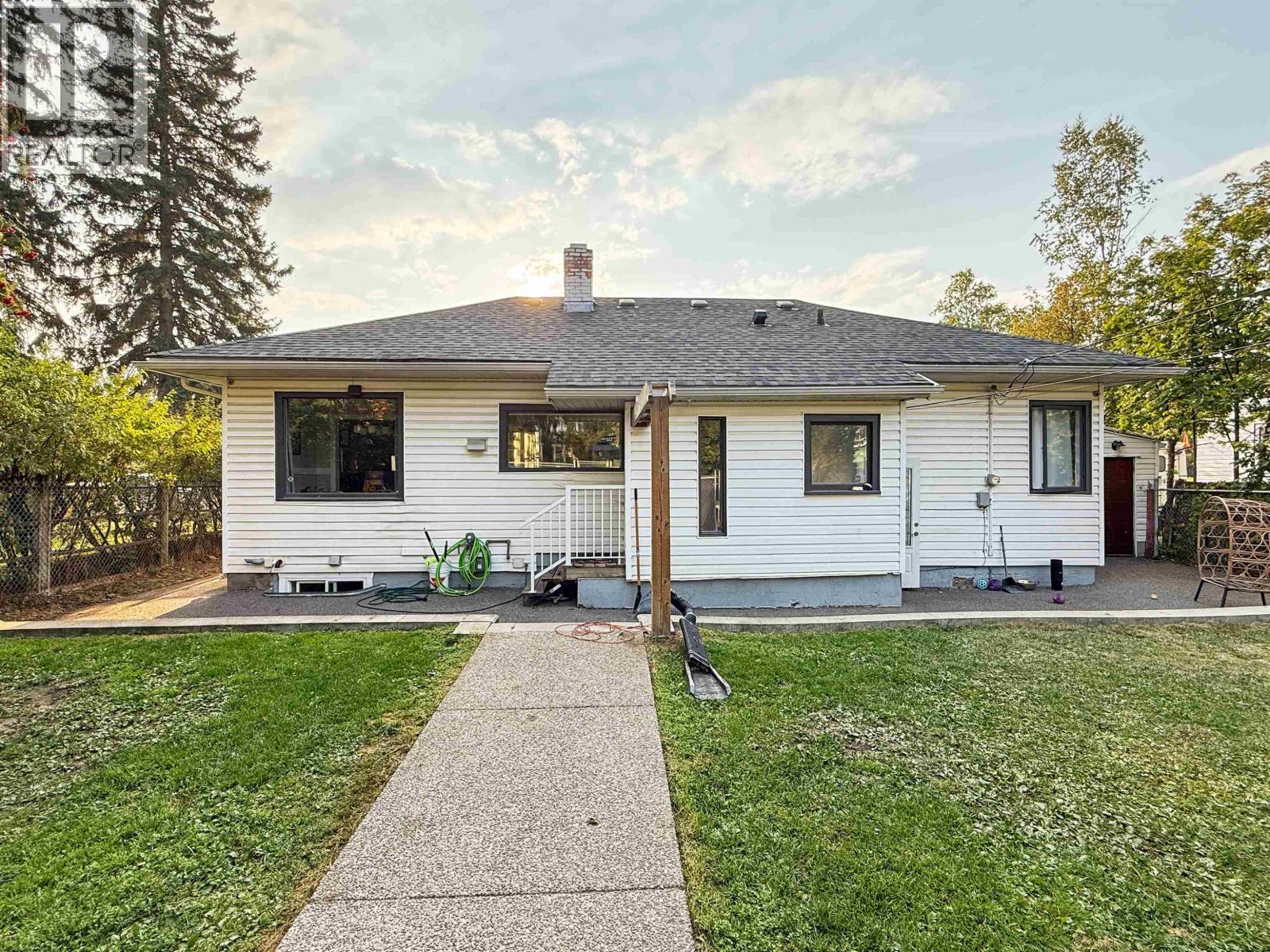 2365 Laurier Crescent, Prince George, British Columbia  V2M 2A9 - Photo 2 - R3048843