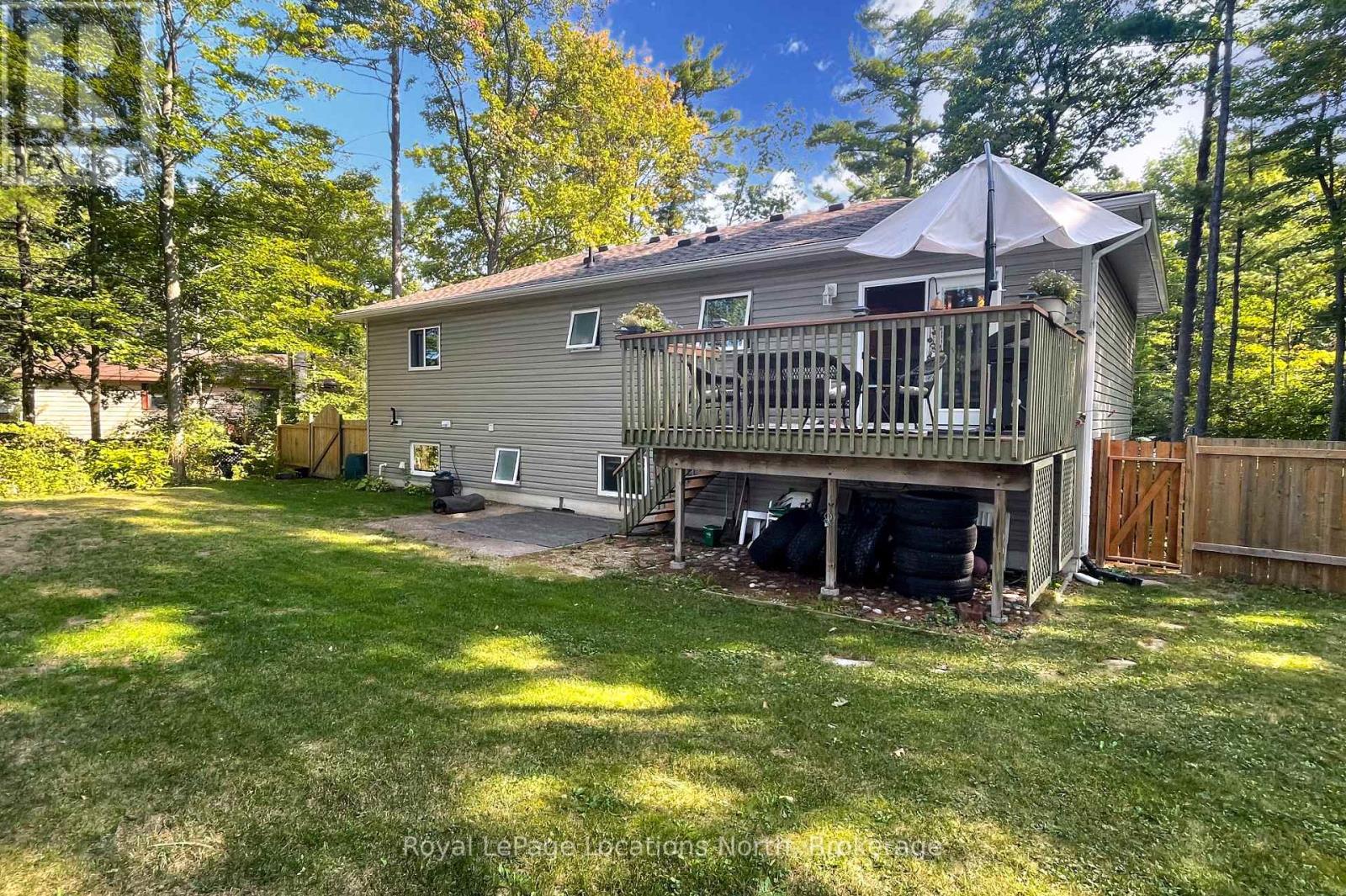 94 Oxbow Park Drive, Wasaga Beach, Ontario  L9Z 2V8 - Photo 11 - S12407691