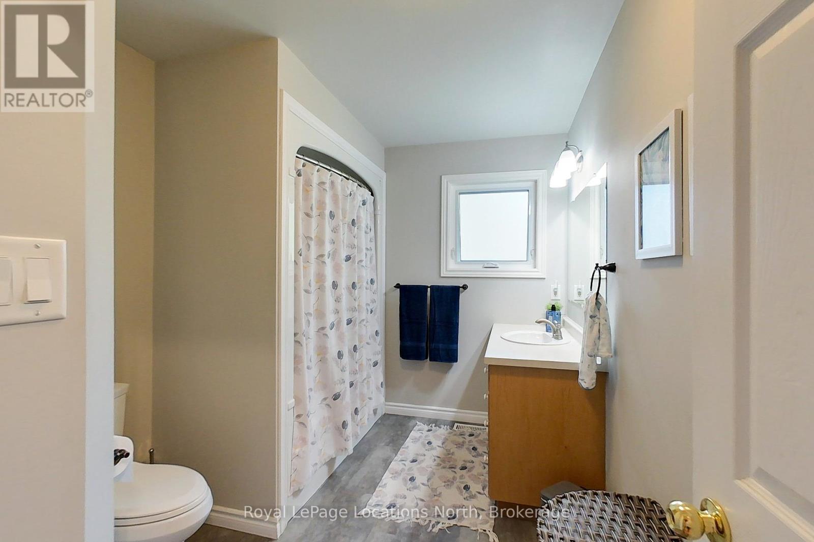 94 Oxbow Park Drive, Wasaga Beach, Ontario  L9Z 2V8 - Photo 20 - S12407691