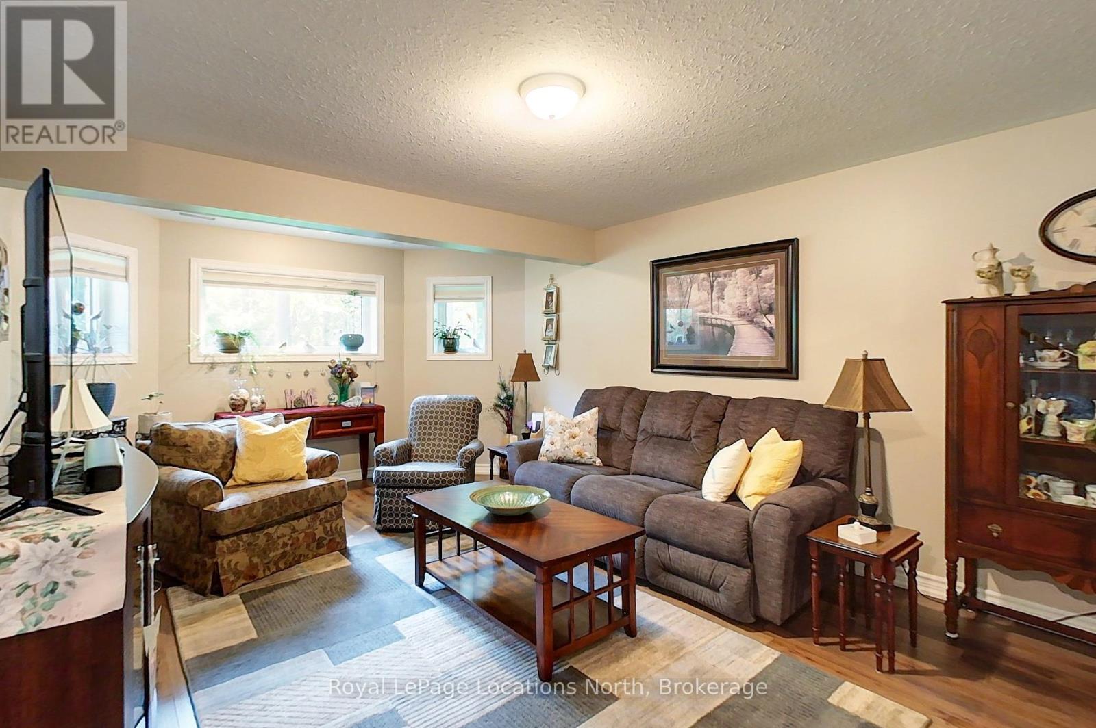 94 Oxbow Park Drive, Wasaga Beach, Ontario  L9Z 2V8 - Photo 26 - S12407691
