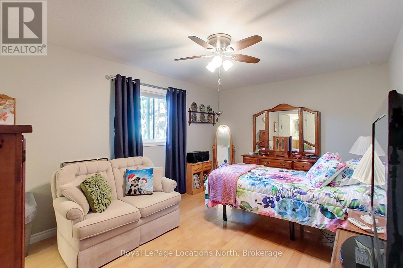 94 Oxbow Park Drive, Wasaga Beach, Ontario  L9Z 2V8 - Photo 24 - S12407691