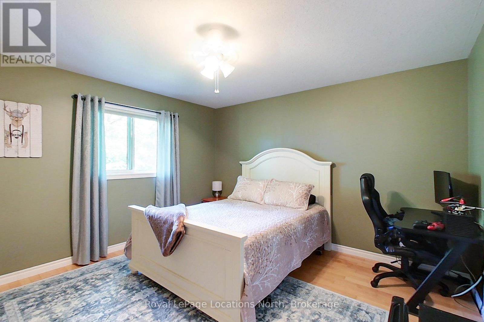 94 Oxbow Park Drive, Wasaga Beach, Ontario  L9Z 2V8 - Photo 19 - S12407691