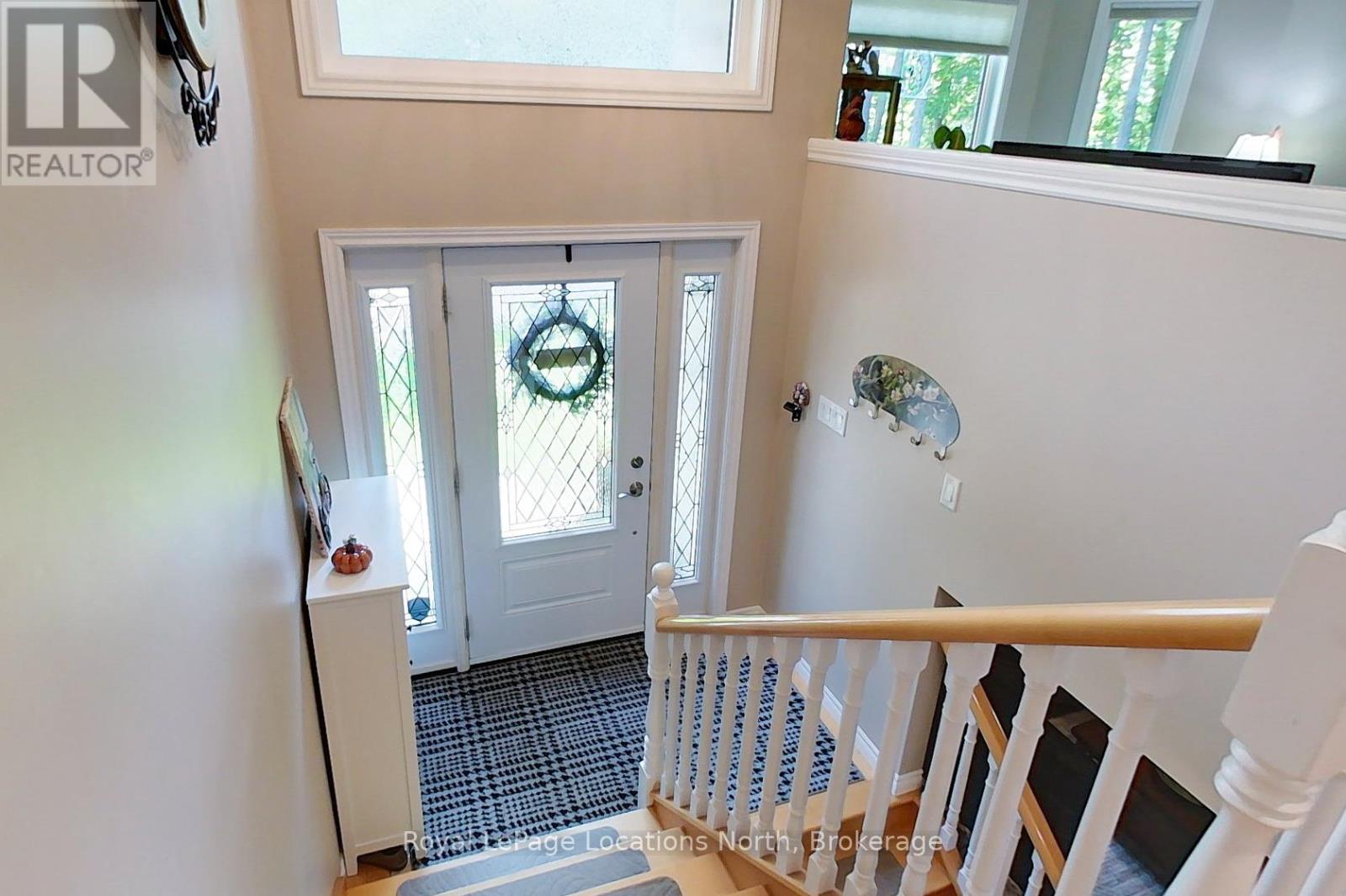 94 Oxbow Park Drive, Wasaga Beach, Ontario  L9Z 2V8 - Photo 5 - S12407691
