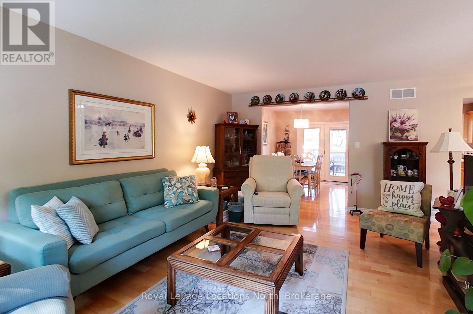 94 Oxbow Park Drive, Wasaga Beach, Ontario  L9Z 2V8 - Photo 6 - S12407691