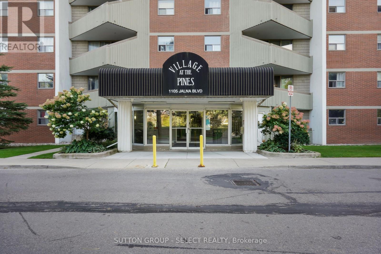 1204 - 1105 Jalna Boulevard, London South, Ontario  N6E 2S9 - Photo 1 - X12408084