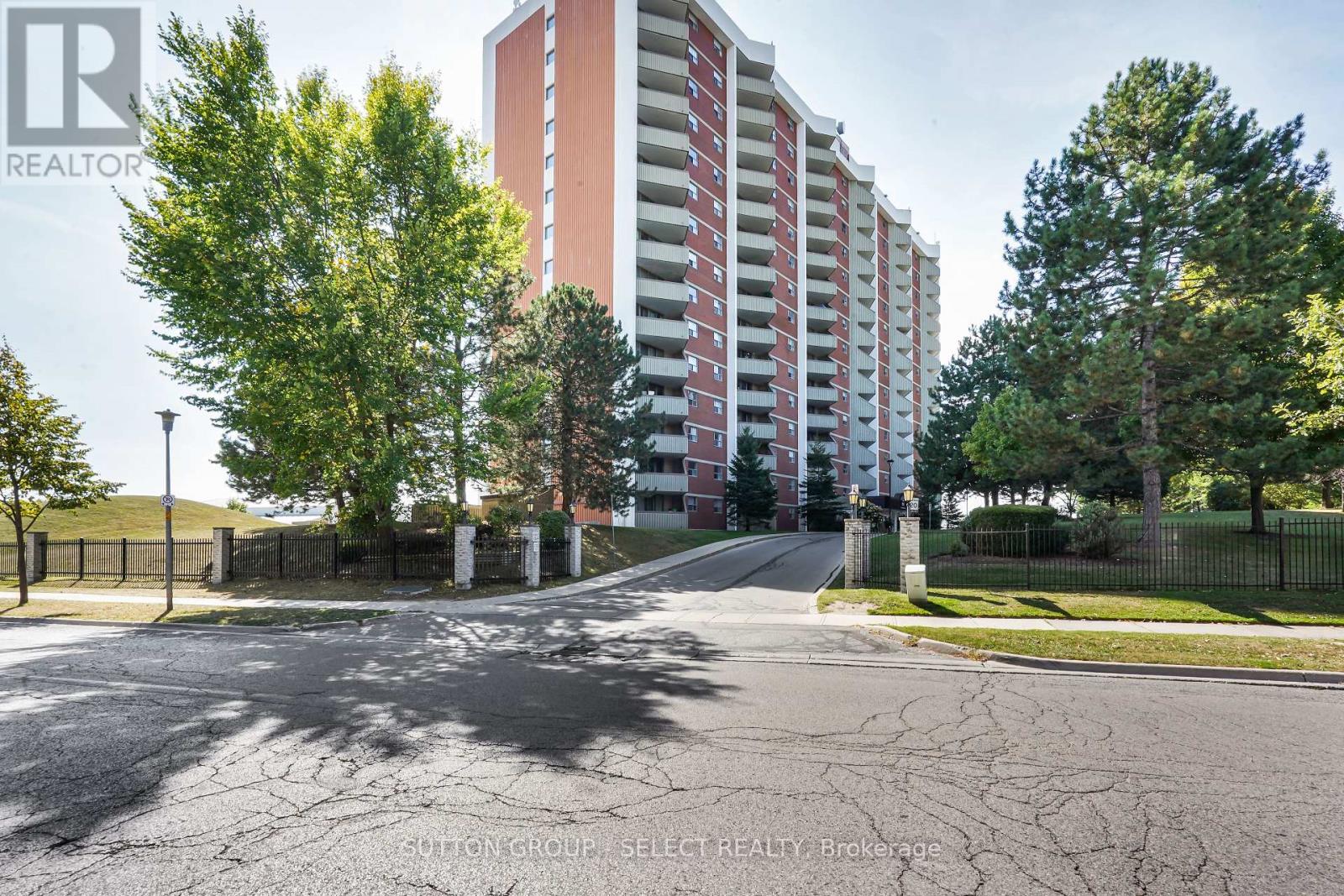 1204 - 1105 Jalna Boulevard, London South, Ontario  N6E 2S9 - Photo 2 - X12408084