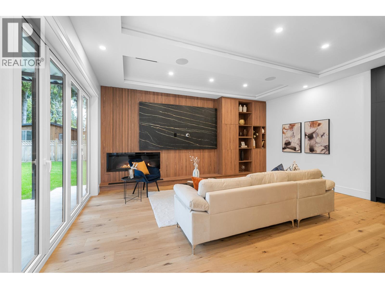 687 Poplar Street, Coquitlam, British Columbia  V3J 3K7 - Photo 3 - R3048689