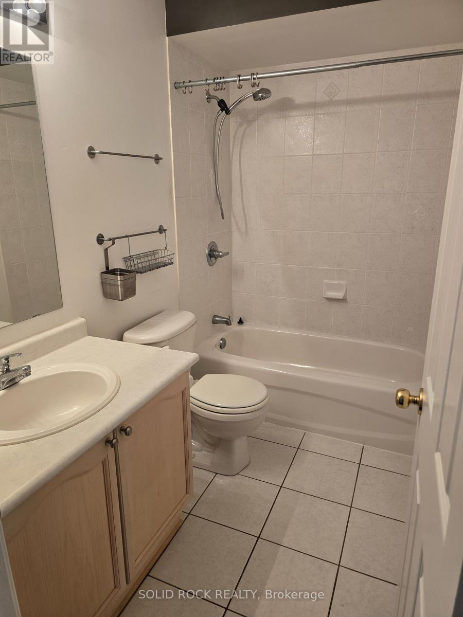 72 Castle Glen Crescent E, Ottawa, Ontario  K2L 4H1 - Photo 12 - X12408069