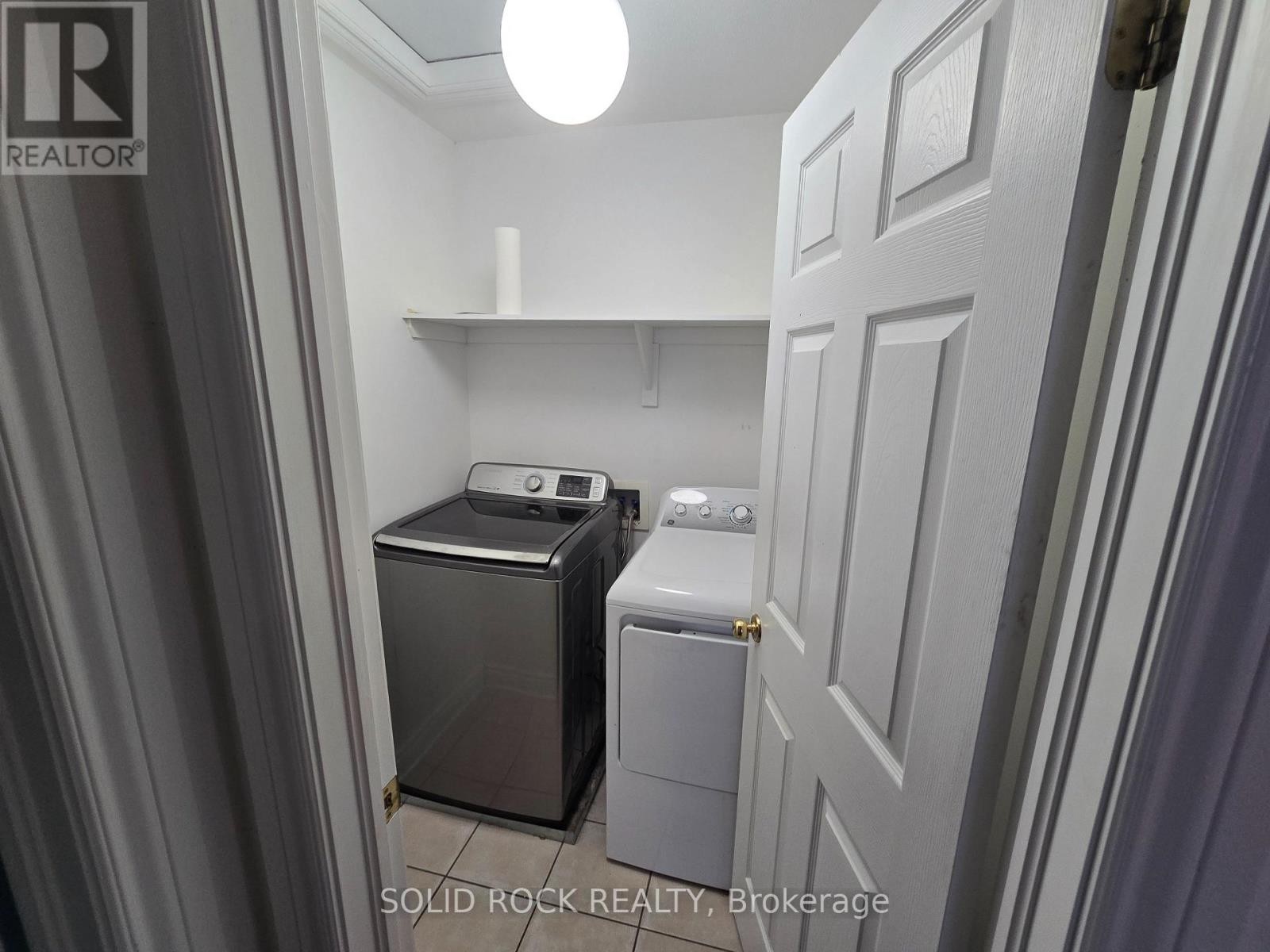 72 Castle Glen Crescent E, Ottawa, Ontario  K2L 4H1 - Photo 15 - X12408069