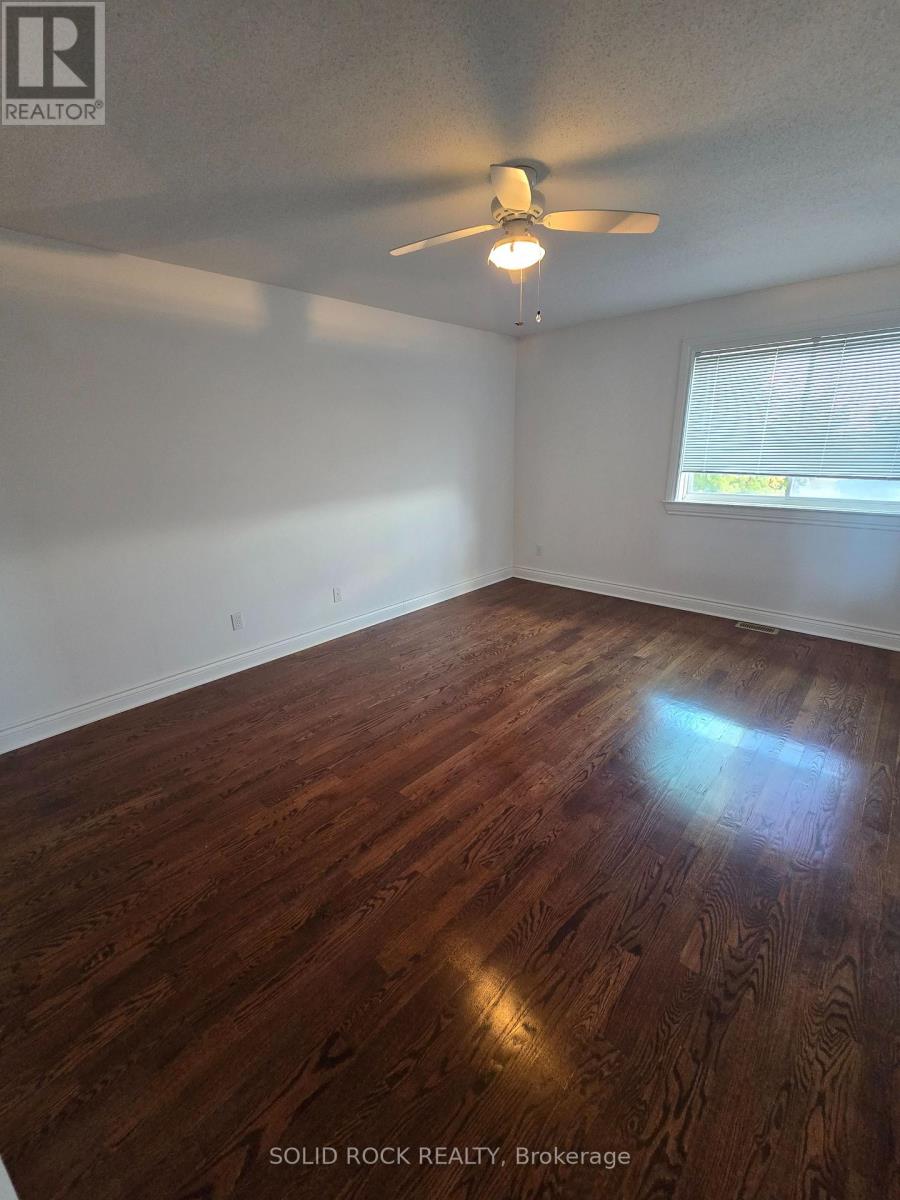 72 Castle Glen Crescent E, Ottawa, Ontario  K2L 4H1 - Photo 16 - X12408069