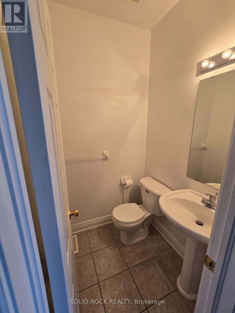 72 Castle Glen Crescent E, Ottawa, Ontario  K2L 4H1 - Photo 8 - X12408069