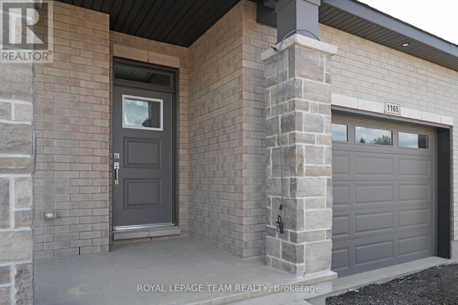 1165 Potter Drive, Brockville, Ontario  K6V 0G8 - Photo 2 - X12408110