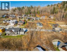 933 REDSTONE Drive Rossland