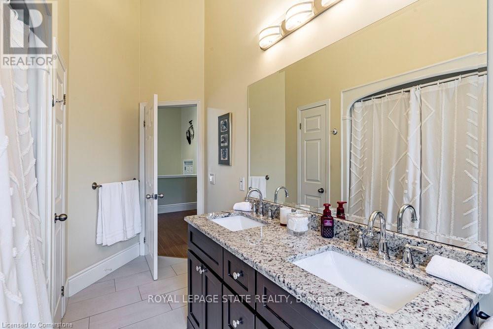 1510 Norwood Avenue, Burlington, Ontario  L7T 1V8 - Photo 23 - W12407686