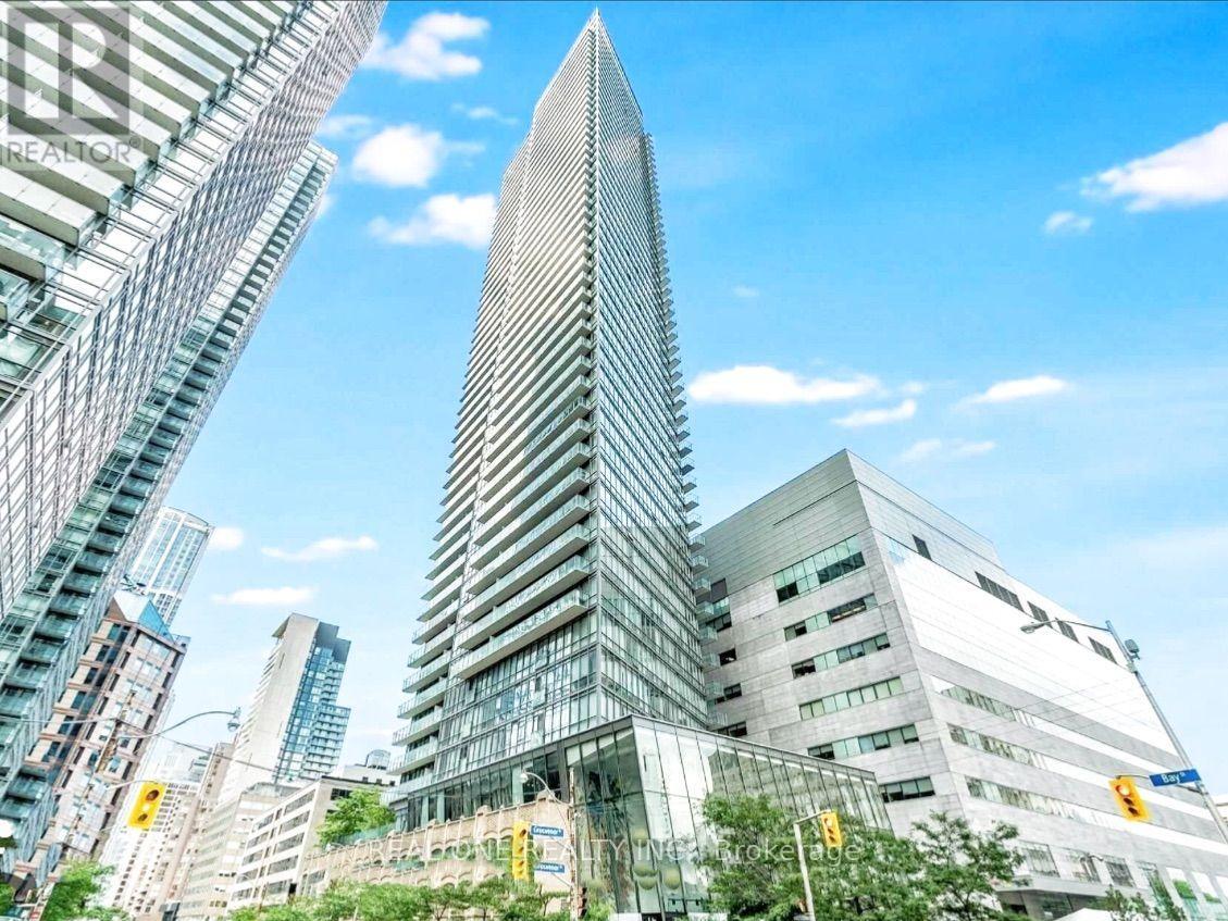 1801 - 832 BAY STREET, Toronto, Ontario