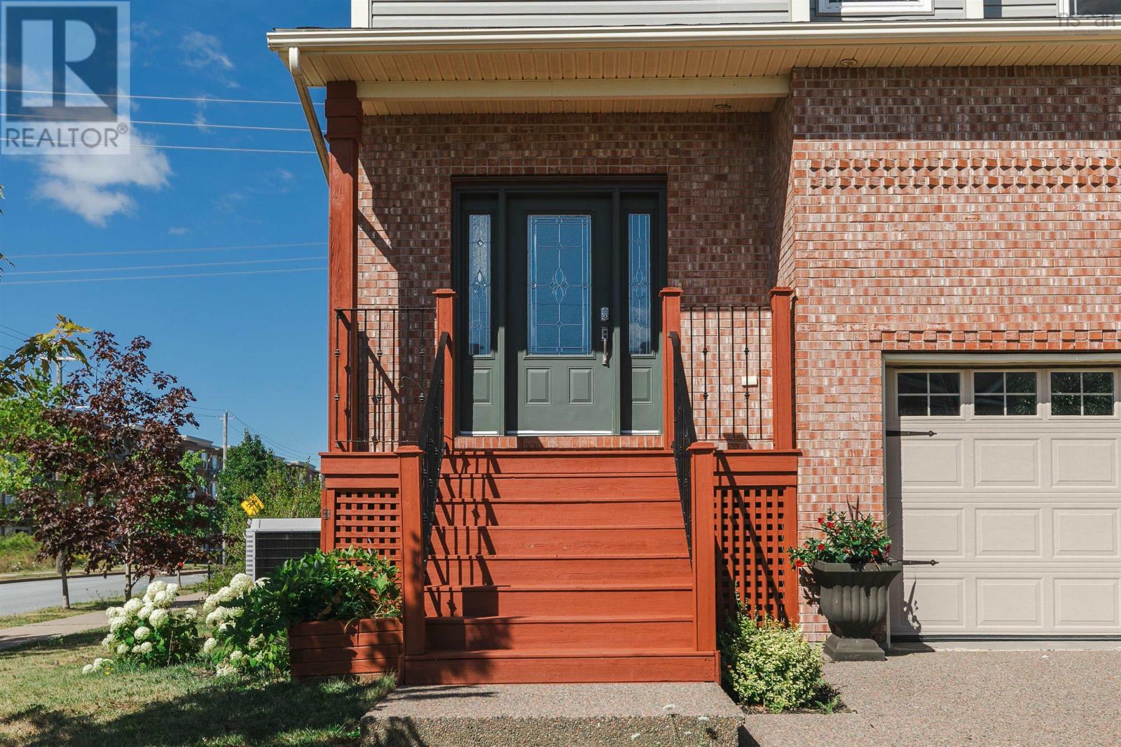 Property at 195 Peachtree Hill image 3