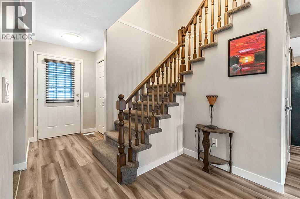 36 Millside Way Sw, Calgary, Alberta  T2Y 2P7 - Photo 4 - A2256119