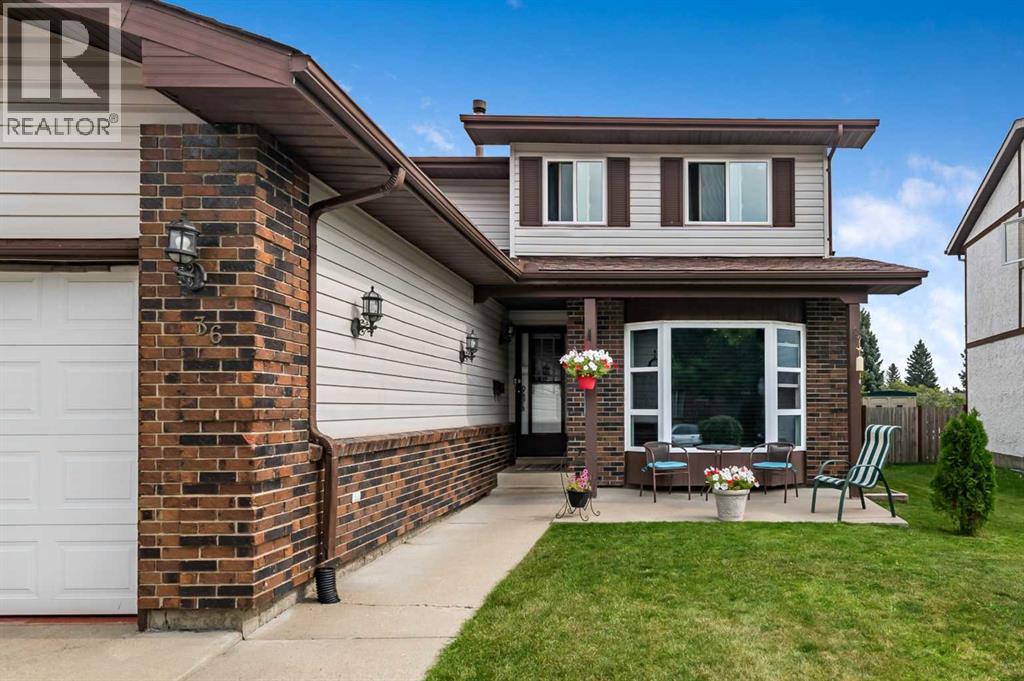 36 Millside Way Sw, Calgary, Alberta  T2Y 2P7 - Photo 3 - A2256119