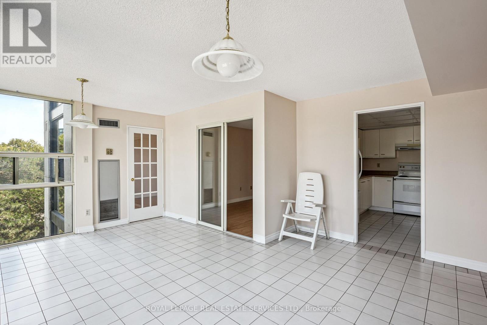 417 - 30 Harding Boulevard W, Richmond Hill, Ontario  L4C 9M3 - Photo 13 - N12408089