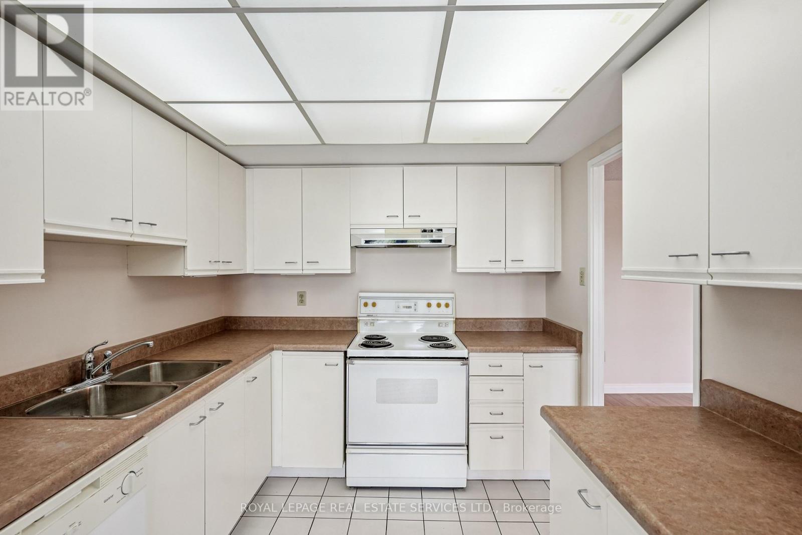 417 - 30 Harding Boulevard W, Richmond Hill, Ontario  L4C 9M3 - Photo 16 - N12408089