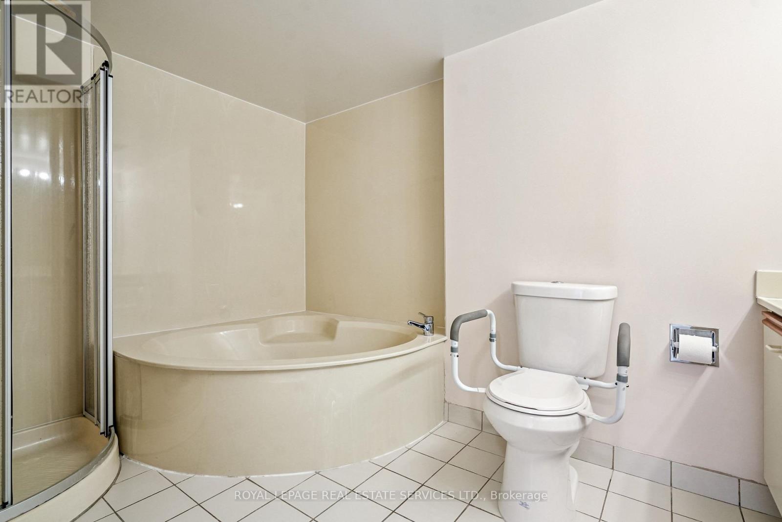 417 - 30 Harding Boulevard W, Richmond Hill, Ontario  L4C 9M3 - Photo 22 - N12408089