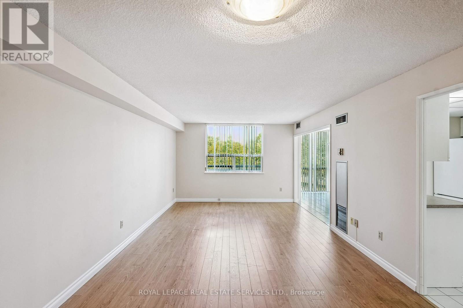 417 - 30 Harding Boulevard W, Richmond Hill, Ontario  L4C 9M3 - Photo 9 - N12408089