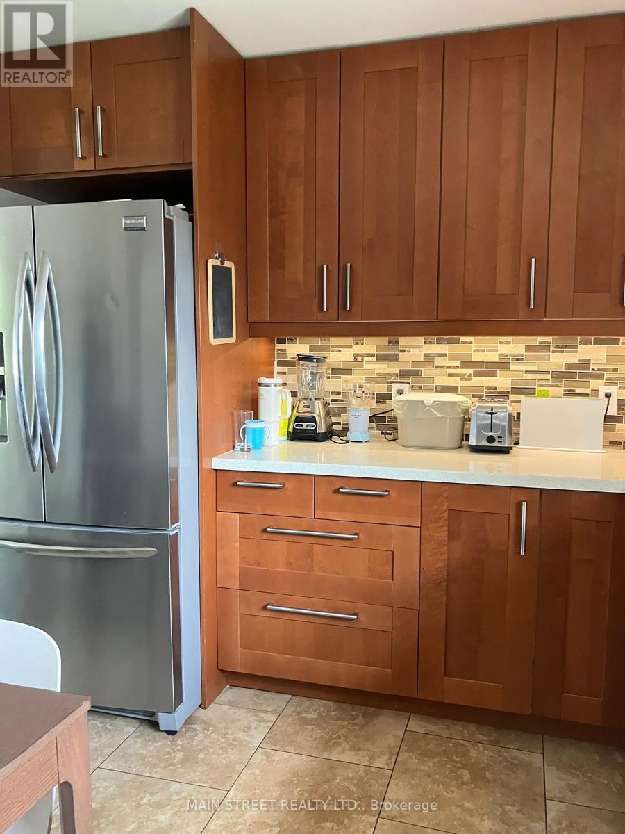 Main Flr - 88 Kulpin Avenue, Bradford West Gwillimbury, Ontario  L3Z 1T7 - Photo 2 - N12408101