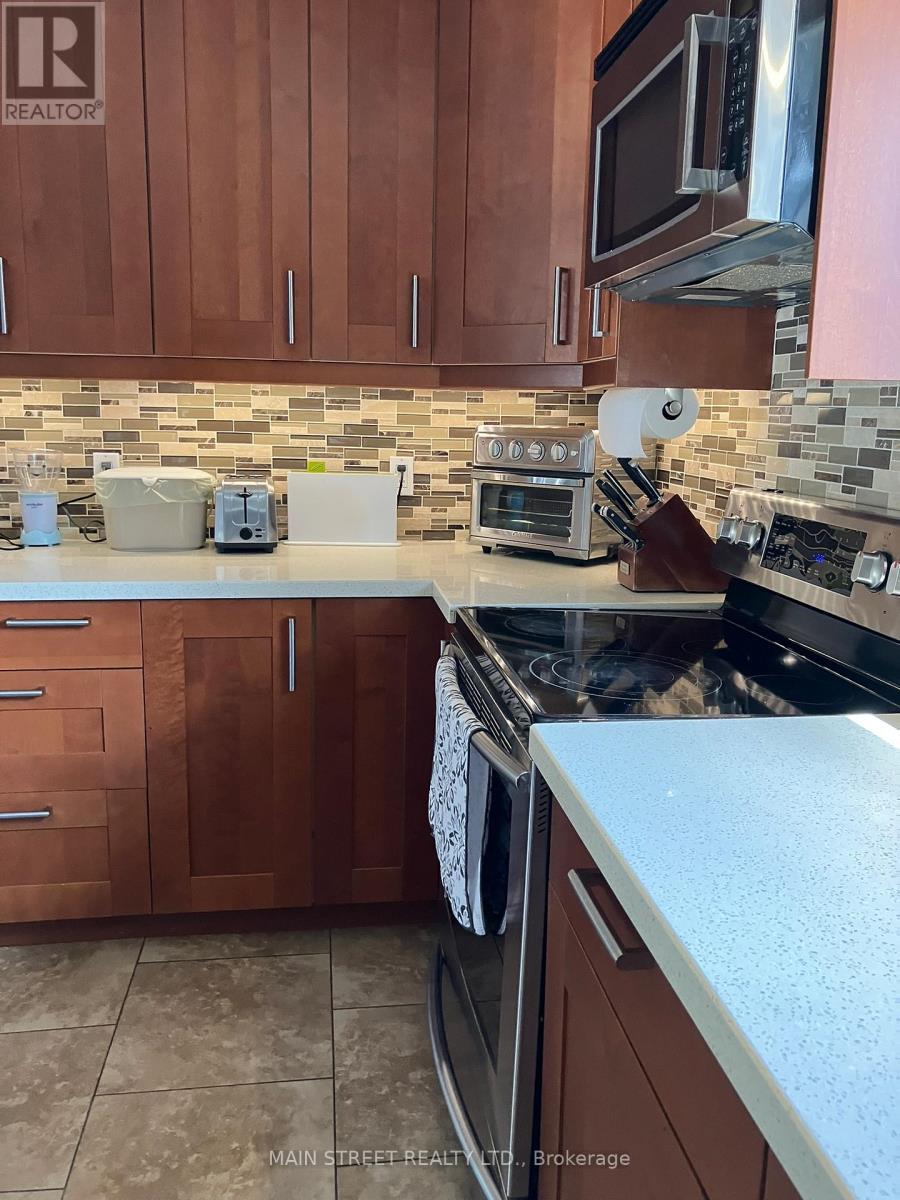 Main Flr - 88 Kulpin Avenue, Bradford West Gwillimbury, Ontario  L3Z 1T7 - Photo 3 - N12408101