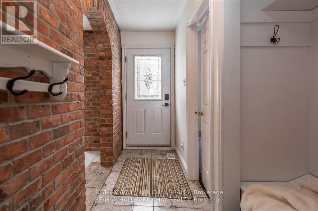 1969 North Orr Lake Road, Springwater, Ontario  L0L 1P0 - Photo 2 - S12408070