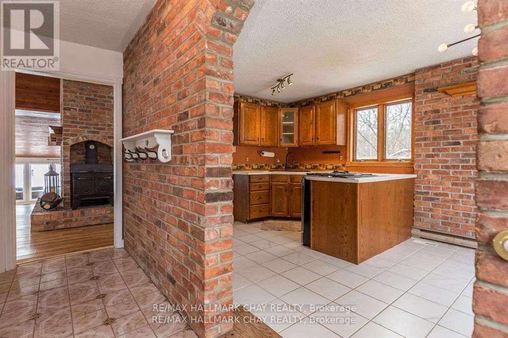 1969 North Orr Lake Road, Springwater, Ontario  L0L 1P0 - Photo 5 - S12408070