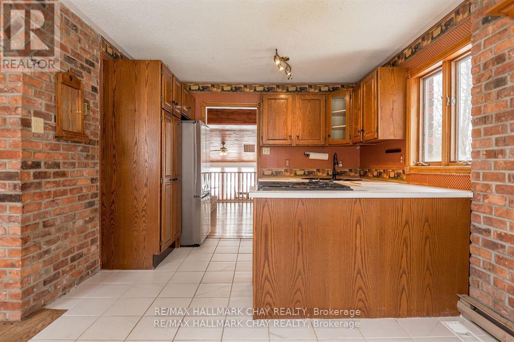 1969 North Orr Lake Road, Springwater, Ontario  L0L 1P0 - Photo 6 - S12408070