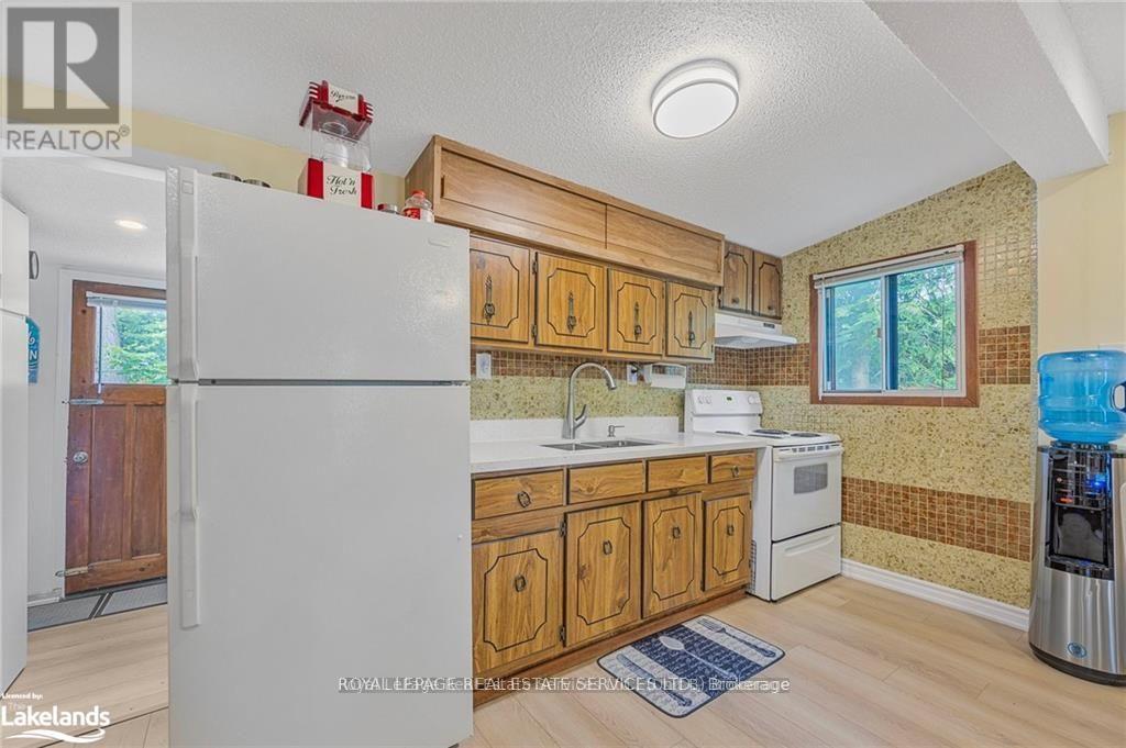 34 Nancy Street, Wasaga Beach, Ontario  L9Z 2K5 - Photo 4 - S12408118