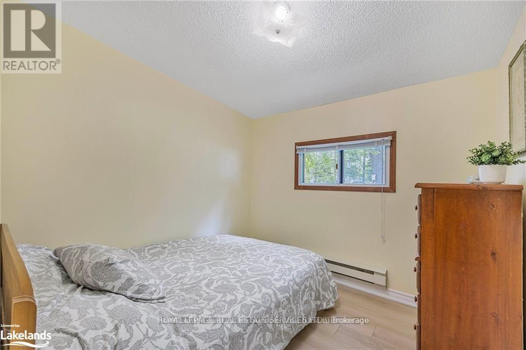 34 Nancy Street, Wasaga Beach, Ontario  L9Z 2K5 - Photo 7 - S12408118