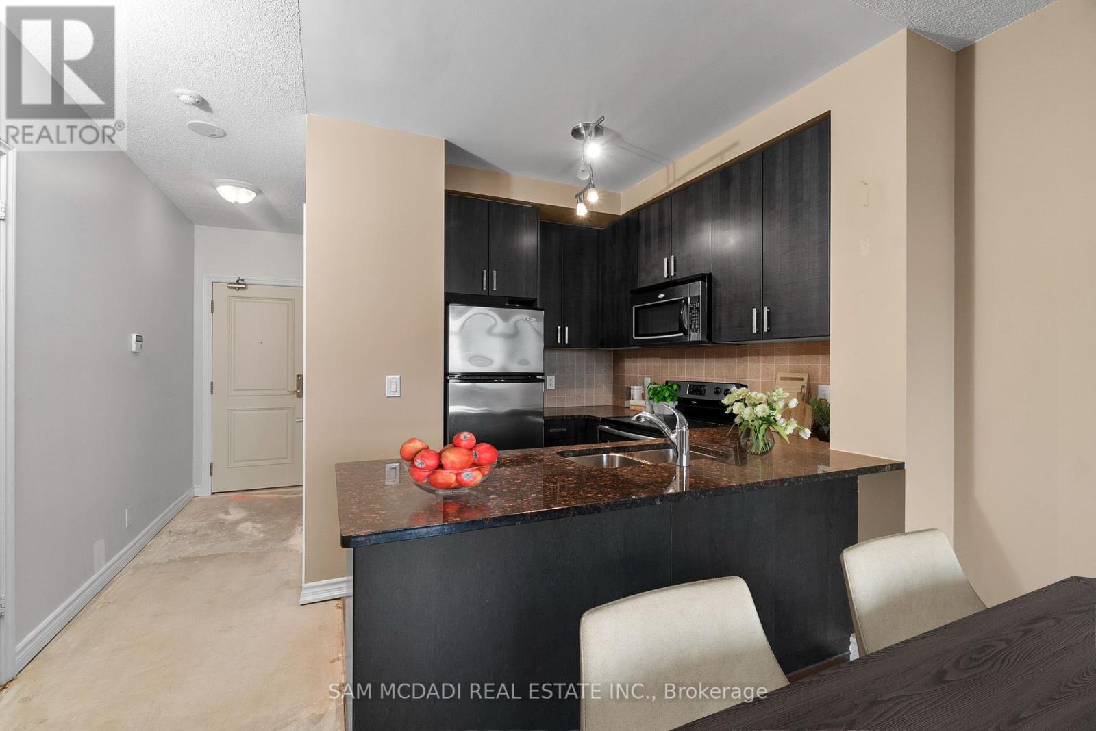 1616 - 9235 Jane Street, Vaughan (Maple), Ontario  L6A 0J8 - Photo 4 - N12377685
