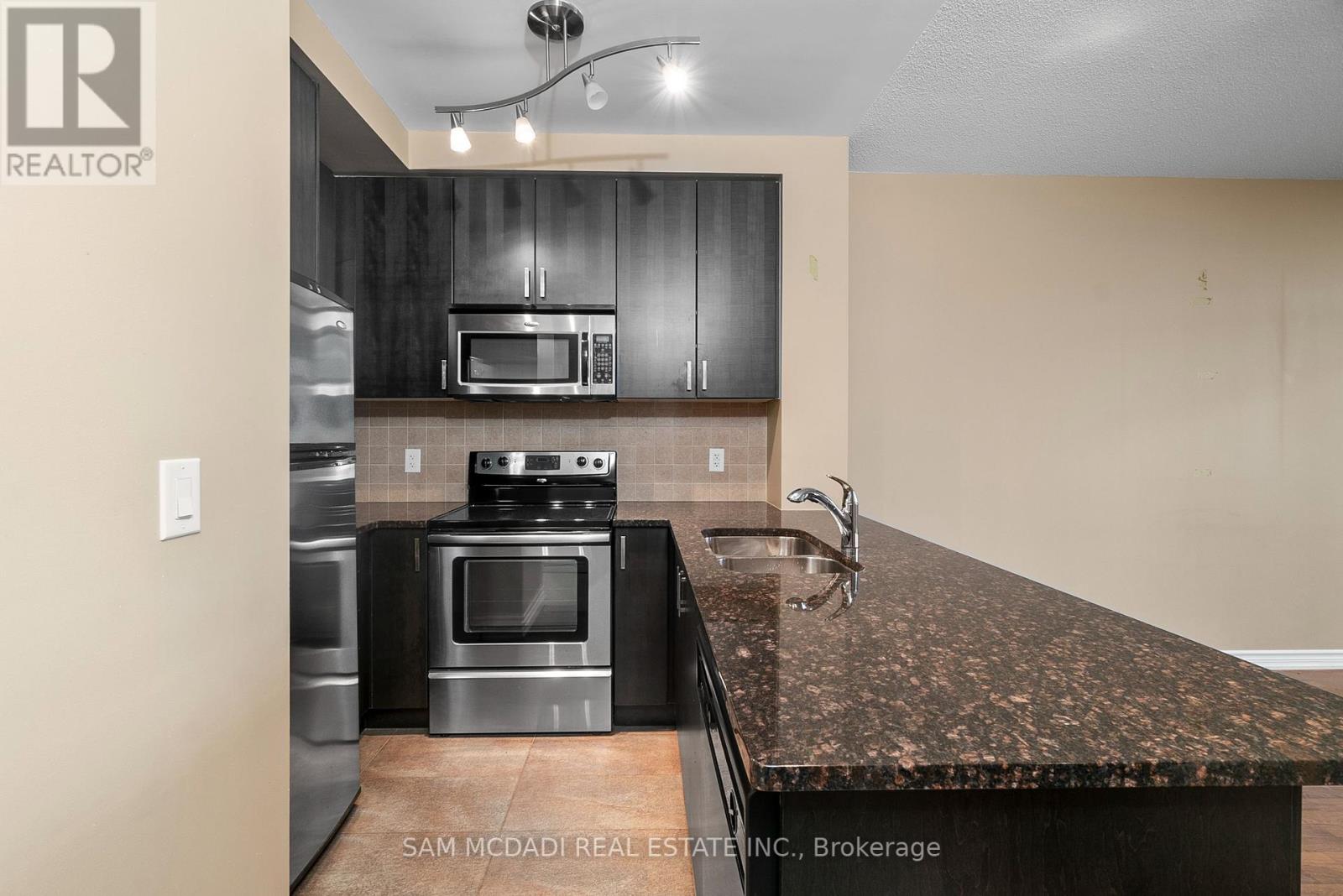 1616 - 9235 Jane Street, Vaughan (Maple), Ontario  L6A 0J8 - Photo 6 - N12377685