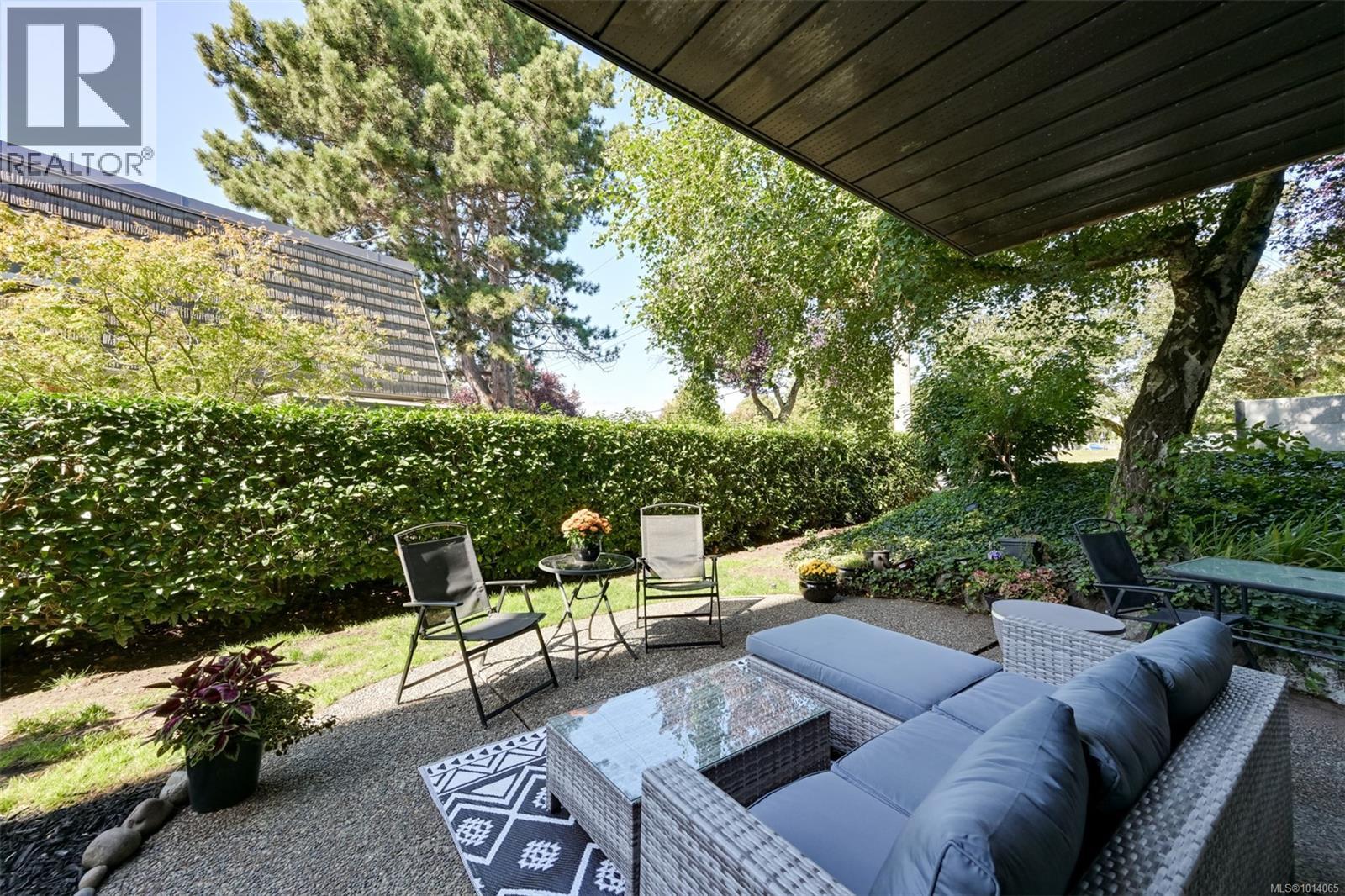 101 3274 Glasgow Ave, Saanich, British Columbia  V8X 1M2 - Photo 11 - 1014065