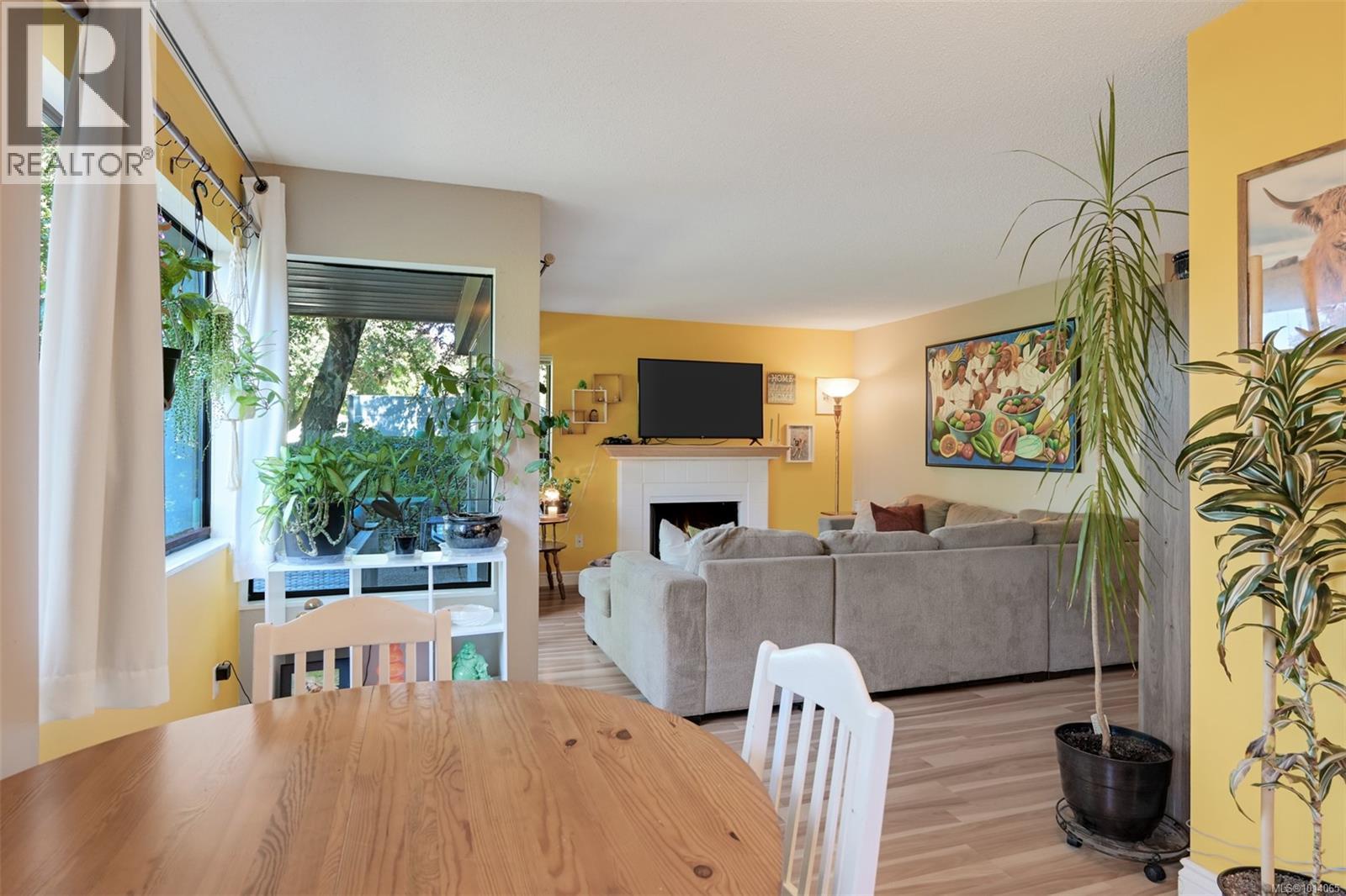 101 3274 Glasgow Ave, Saanich, British Columbia  V8X 1M2 - Photo 24 - 1014065