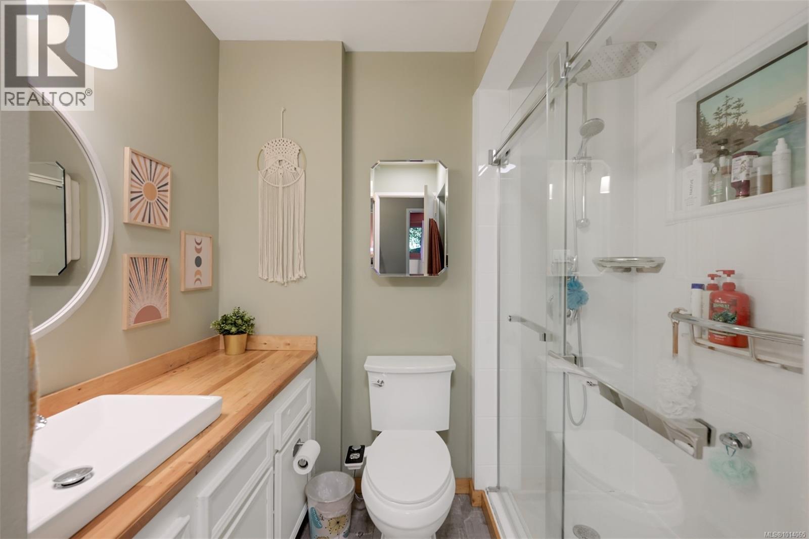 101 3274 Glasgow Ave, Saanich, British Columbia  V8X 1M2 - Photo 4 - 1014065