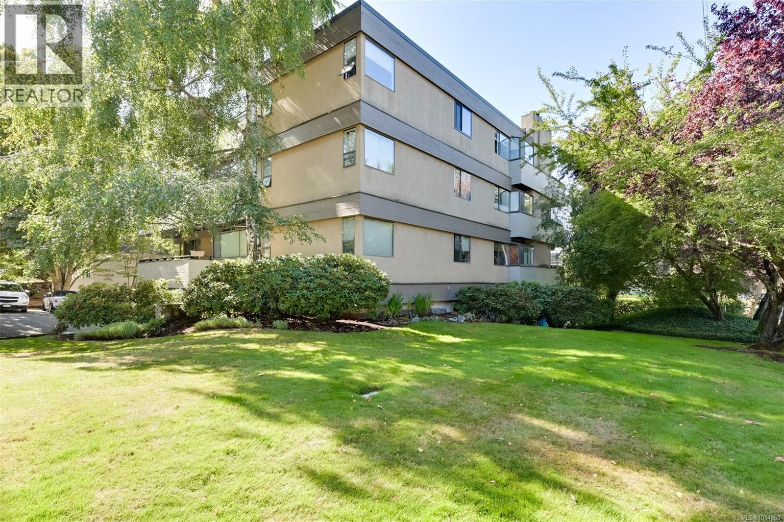101 3274 Glasgow Ave, Saanich, British Columbia  V8X 1M2 - Photo 42 - 1014065