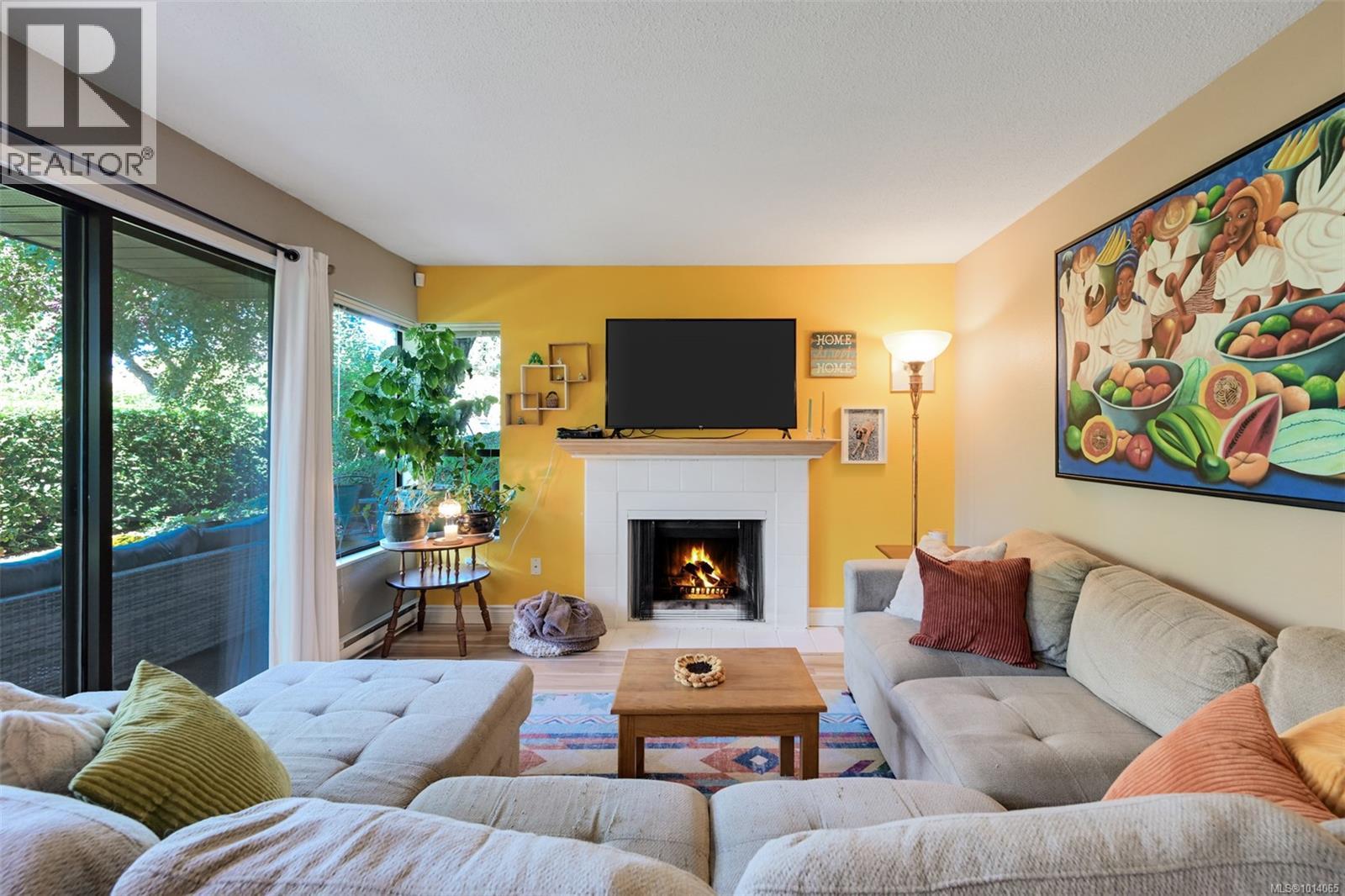 101 3274 Glasgow Ave, Saanich, British Columbia  V8X 1M2 - Photo 6 - 1014065