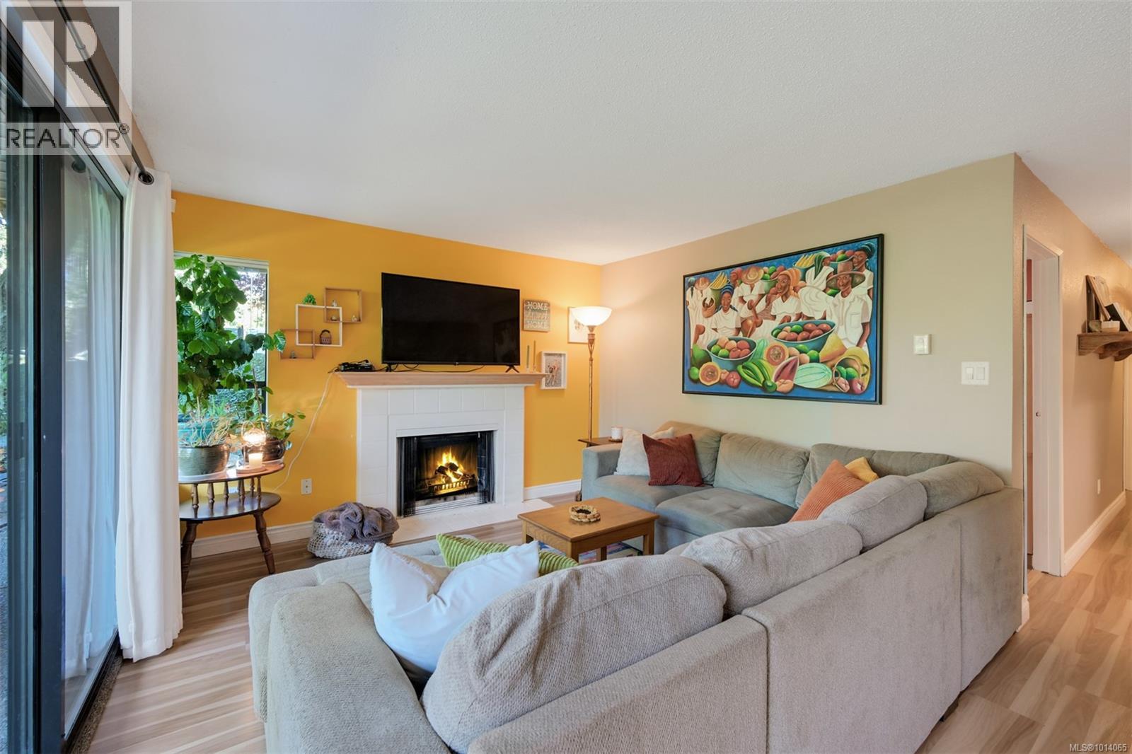 101 3274 Glasgow Ave, Saanich, British Columbia  V8X 1M2 - Photo 7 - 1014065