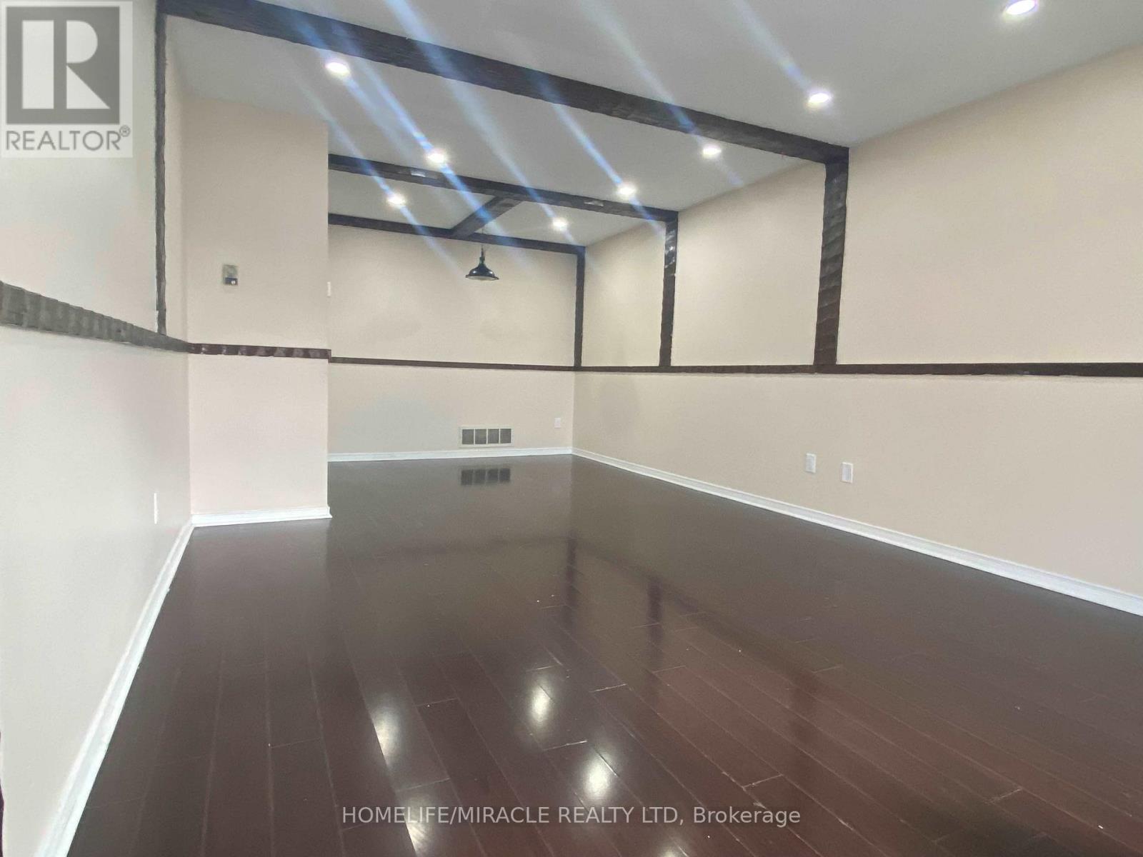 36 Bruce Beer Drive, Brampton, Ontario  L6V 2W9 - Photo 2 - W12408068