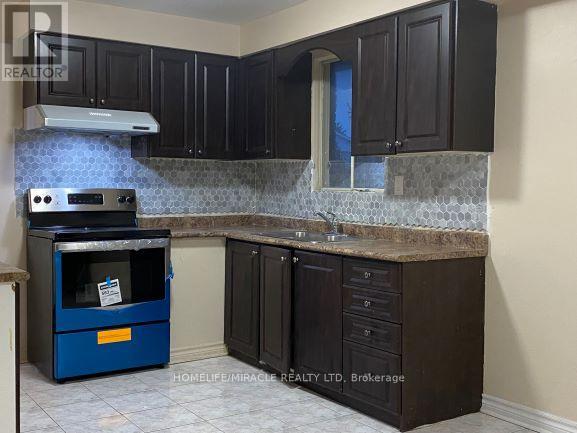 36 Bruce Beer Drive, Brampton, Ontario  L6V 2W9 - Photo 7 - W12408068