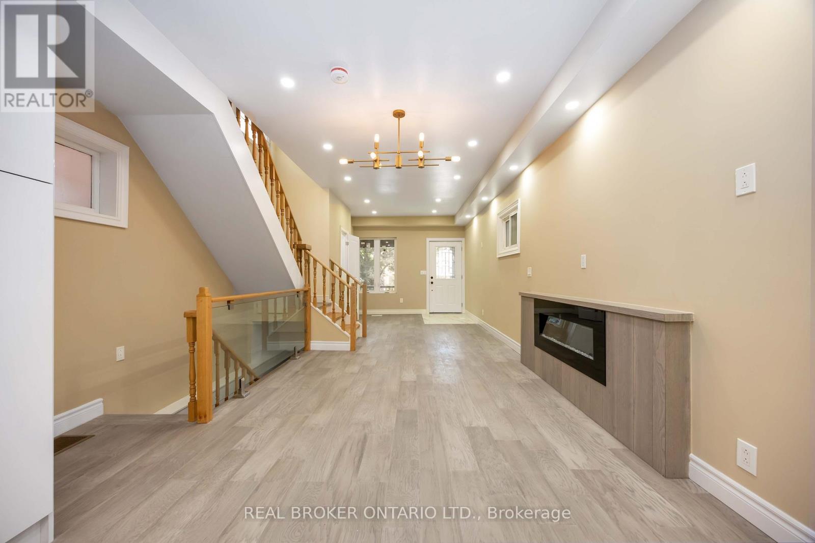 75 Harvie Avenue, Toronto (Corso Italia-Davenport), Ontario  M6E 4K4 - Photo 11 - W12408081