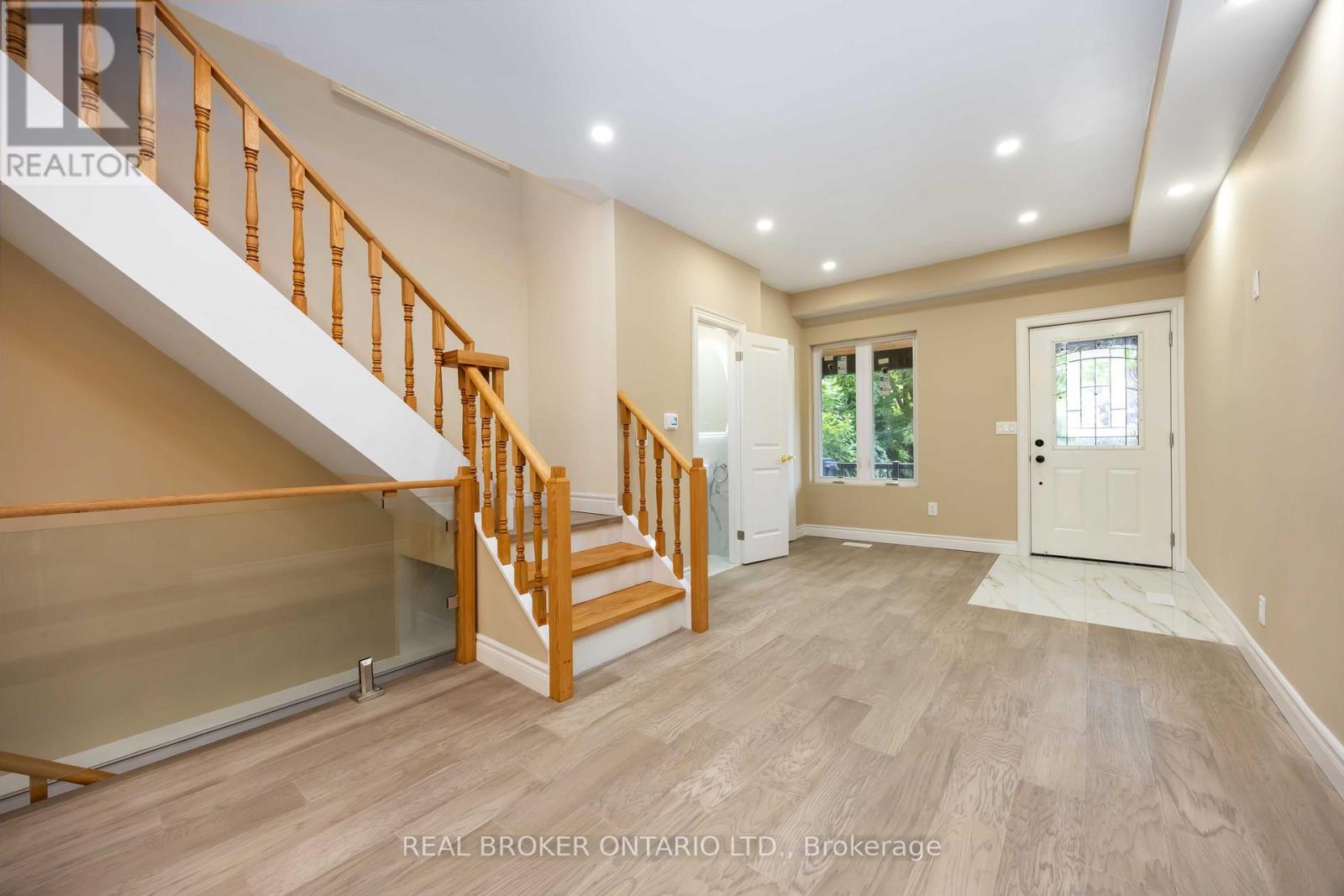 75 Harvie Avenue, Toronto (Corso Italia-Davenport), Ontario  M6E 4K4 - Photo 13 - W12408081
