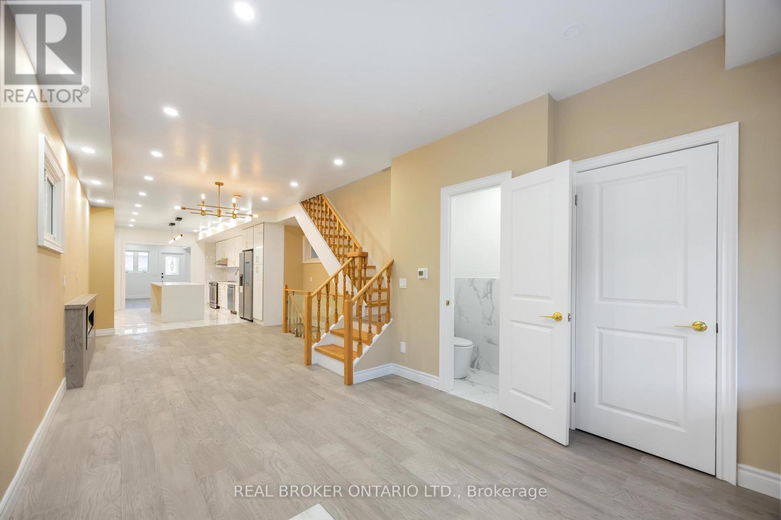 75 Harvie Avenue, Toronto (Corso Italia-Davenport), Ontario  M6E 4K4 - Photo 14 - W12408081
