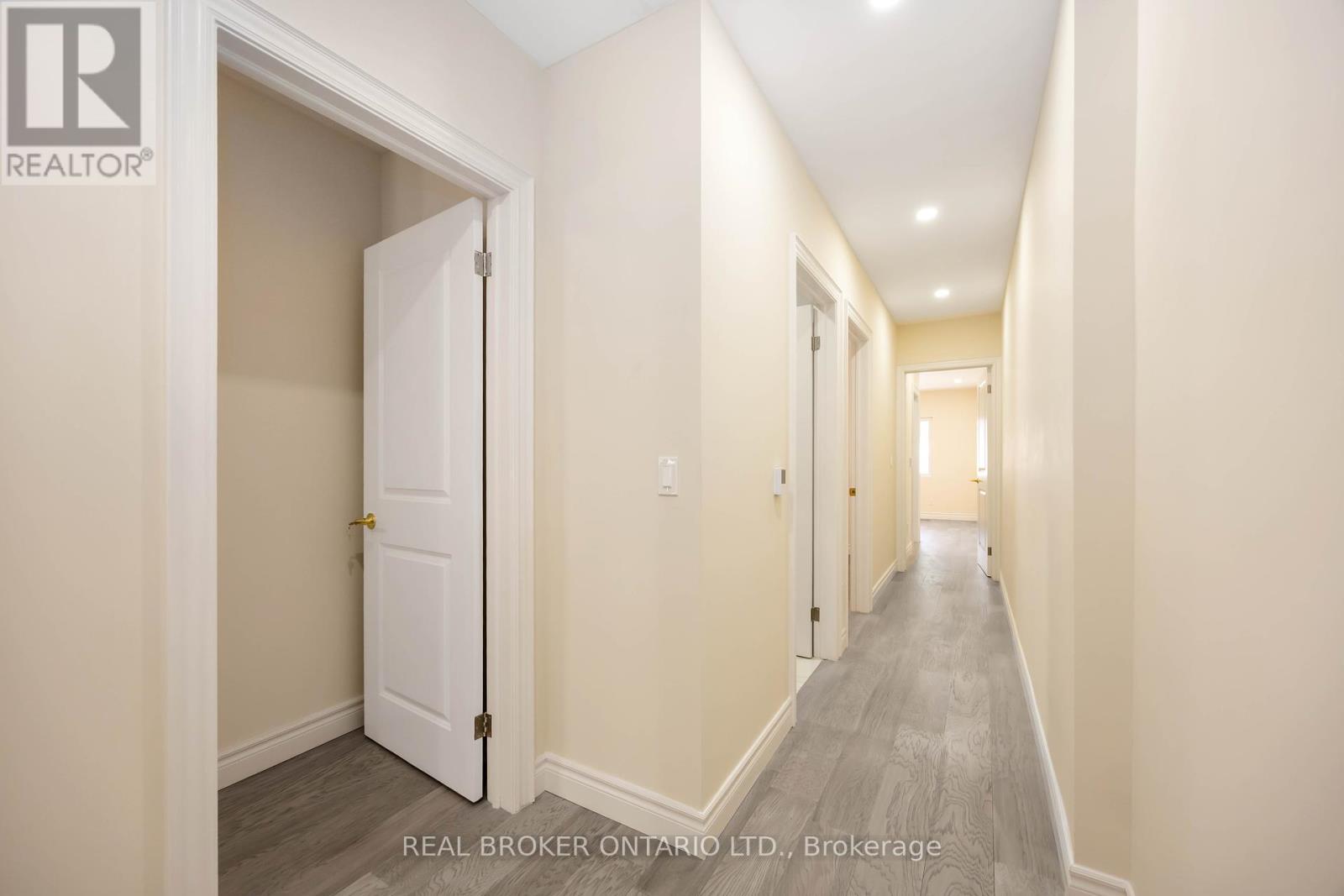 75 Harvie Avenue, Toronto (Corso Italia-Davenport), Ontario  M6E 4K4 - Photo 29 - W12408081