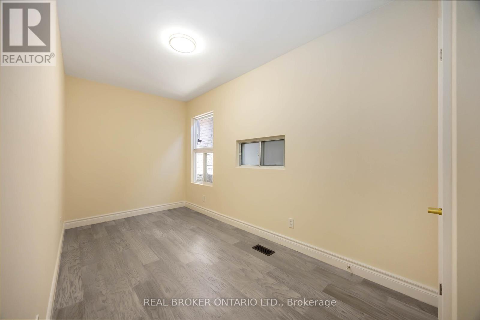 75 Harvie Avenue, Toronto (Corso Italia-Davenport), Ontario  M6E 4K4 - Photo 32 - W12408081