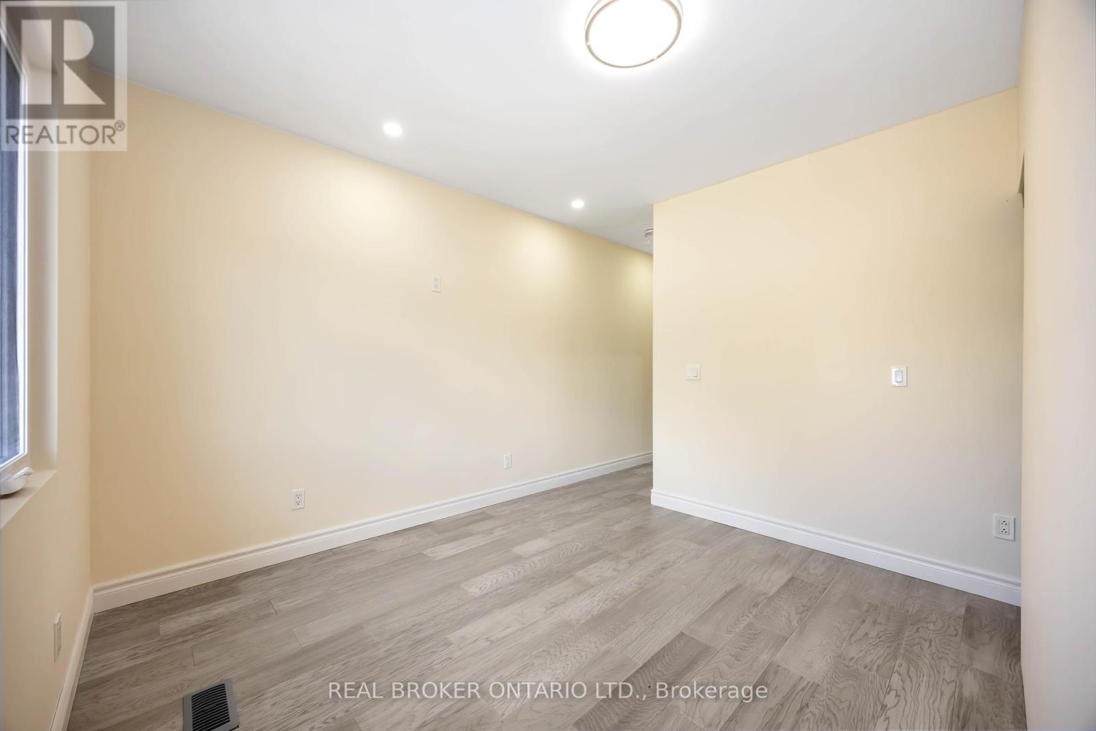 75 Harvie Avenue, Toronto (Corso Italia-Davenport), Ontario  M6E 4K4 - Photo 38 - W12408081
