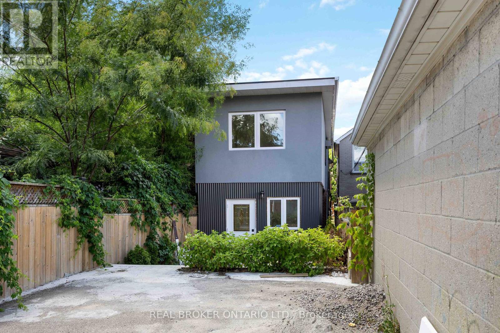 75 Harvie Avenue, Toronto (Corso Italia-Davenport), Ontario  M6E 4K4 - Photo 46 - W12408081
